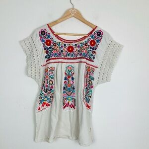 Artisan embroidered white Mexican huipil style shirt. Estimated size Medium